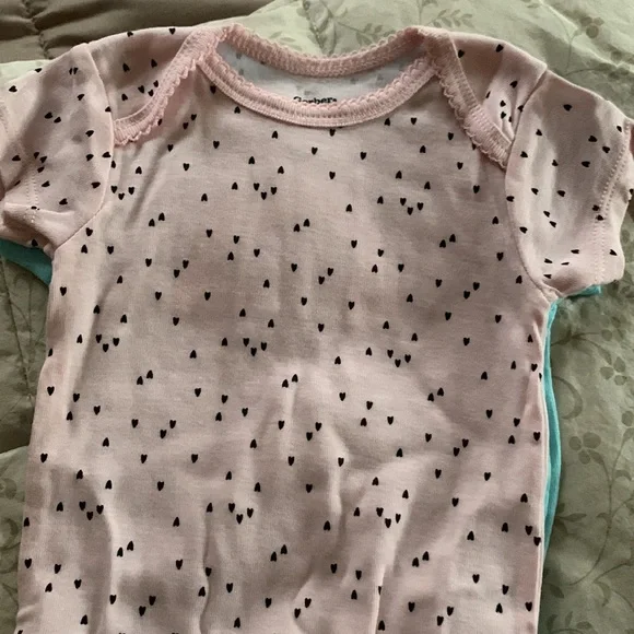 🧁Baby Girl Onesies & Socks “CUPCAKES!” Baby Girl Gift Set - 4ct Box - Picture 9 of 11